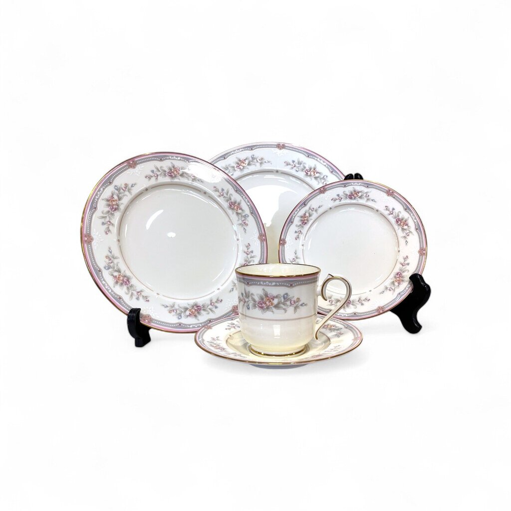 "Noritake Sestina 9761" Service for 8 - 32 Pieces