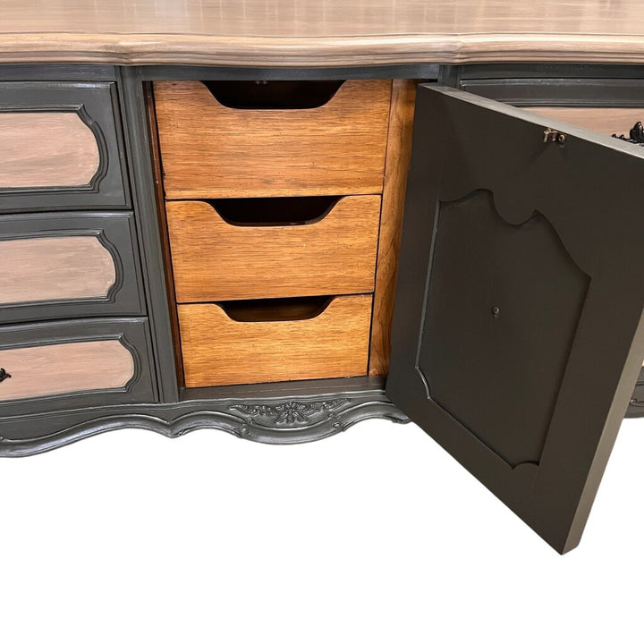 Orig Price $1500 - 9 Drawer Dresser