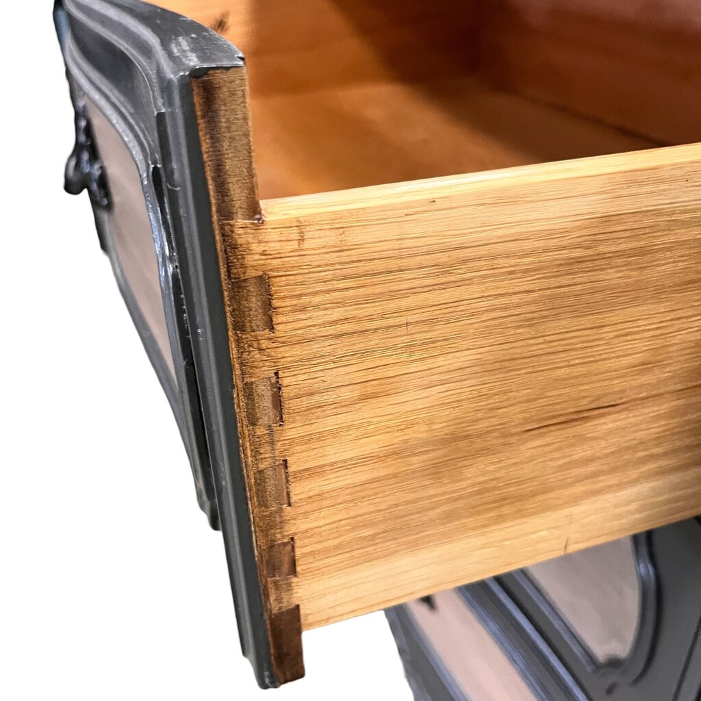 Orig Price $1500 - 9 Drawer Dresser