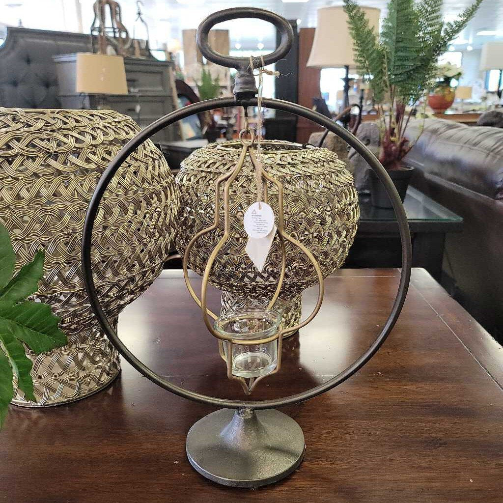Suspended Quatrefoil - Acosta's Home