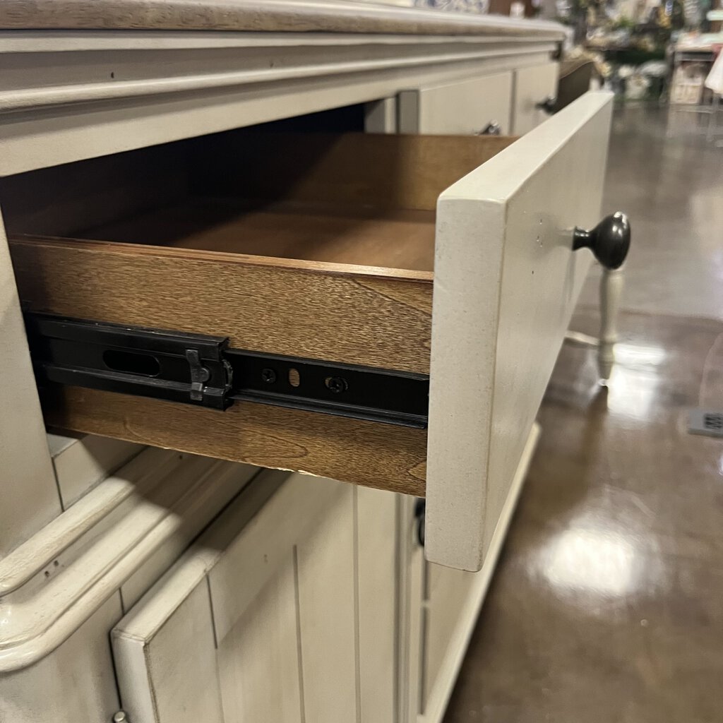 (BRAND NEW) 2 Door, 6 Drawer Sideboard
