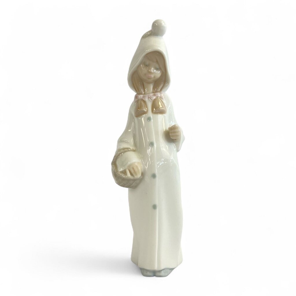 Shepherdess with Basket #4678