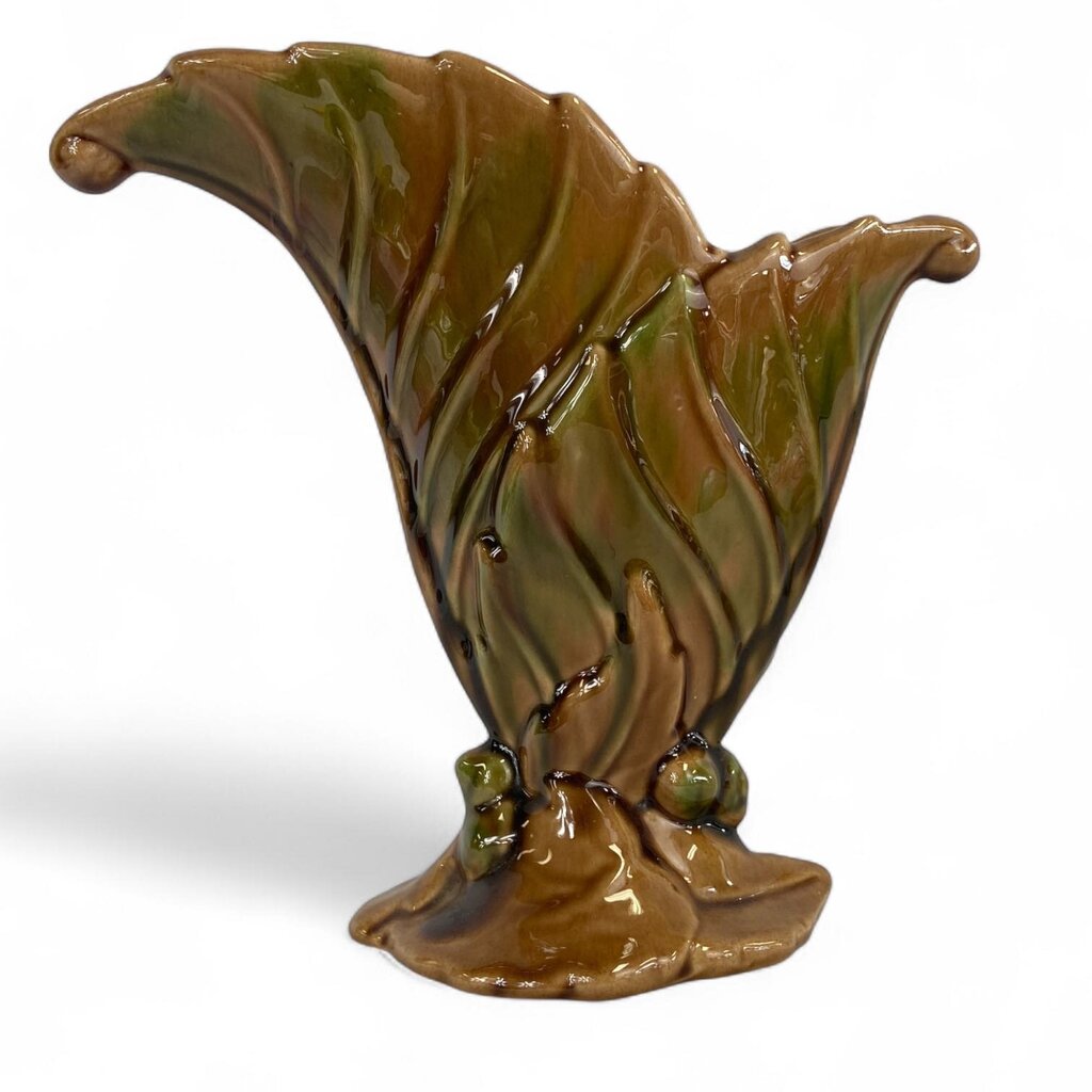 Double Leaf Vase R301