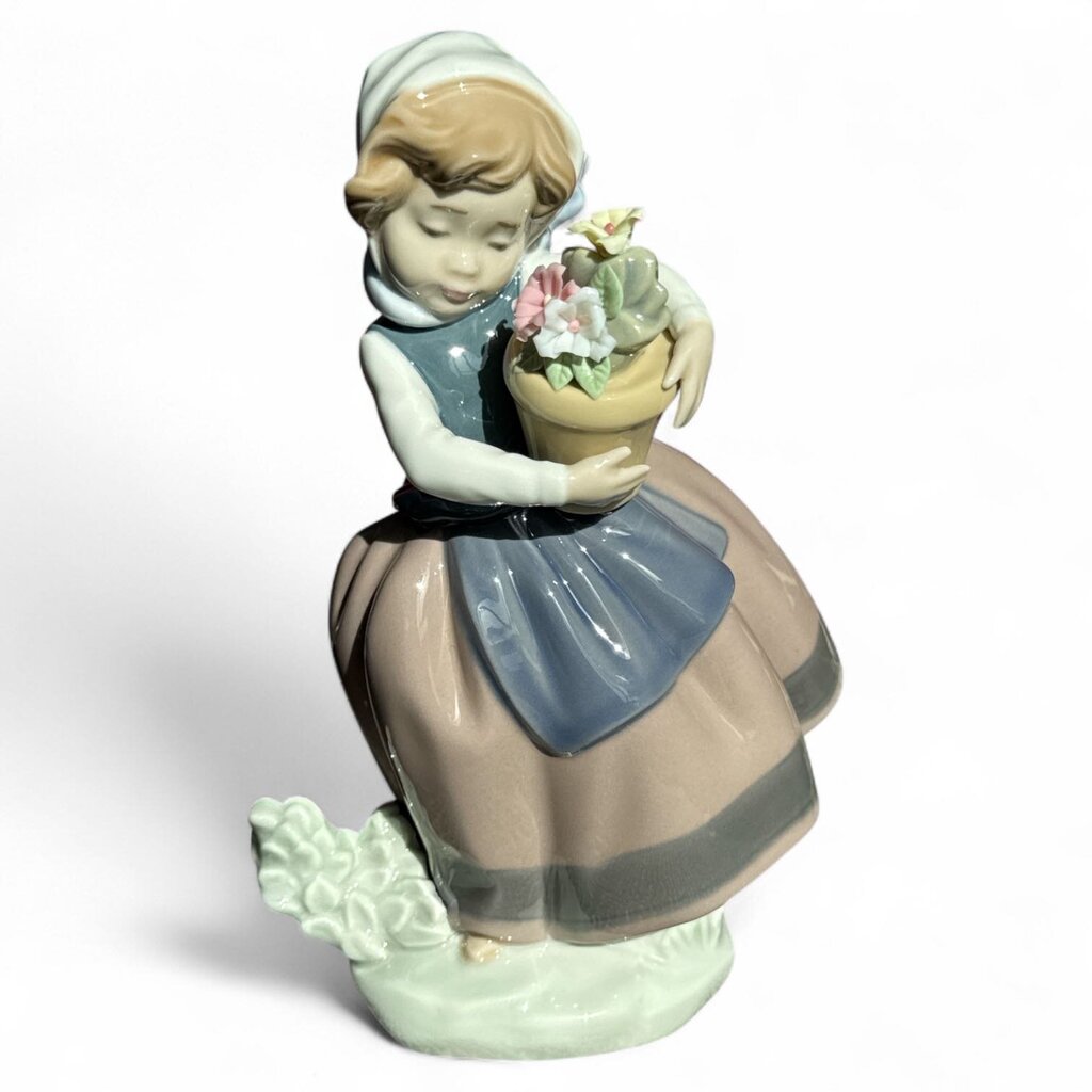 Spring is Here #5223 Figurine