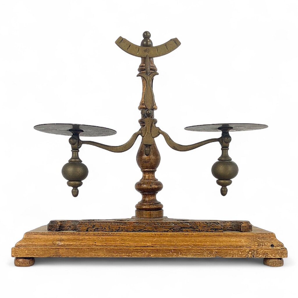 Vintage Apothecary Balance Scale