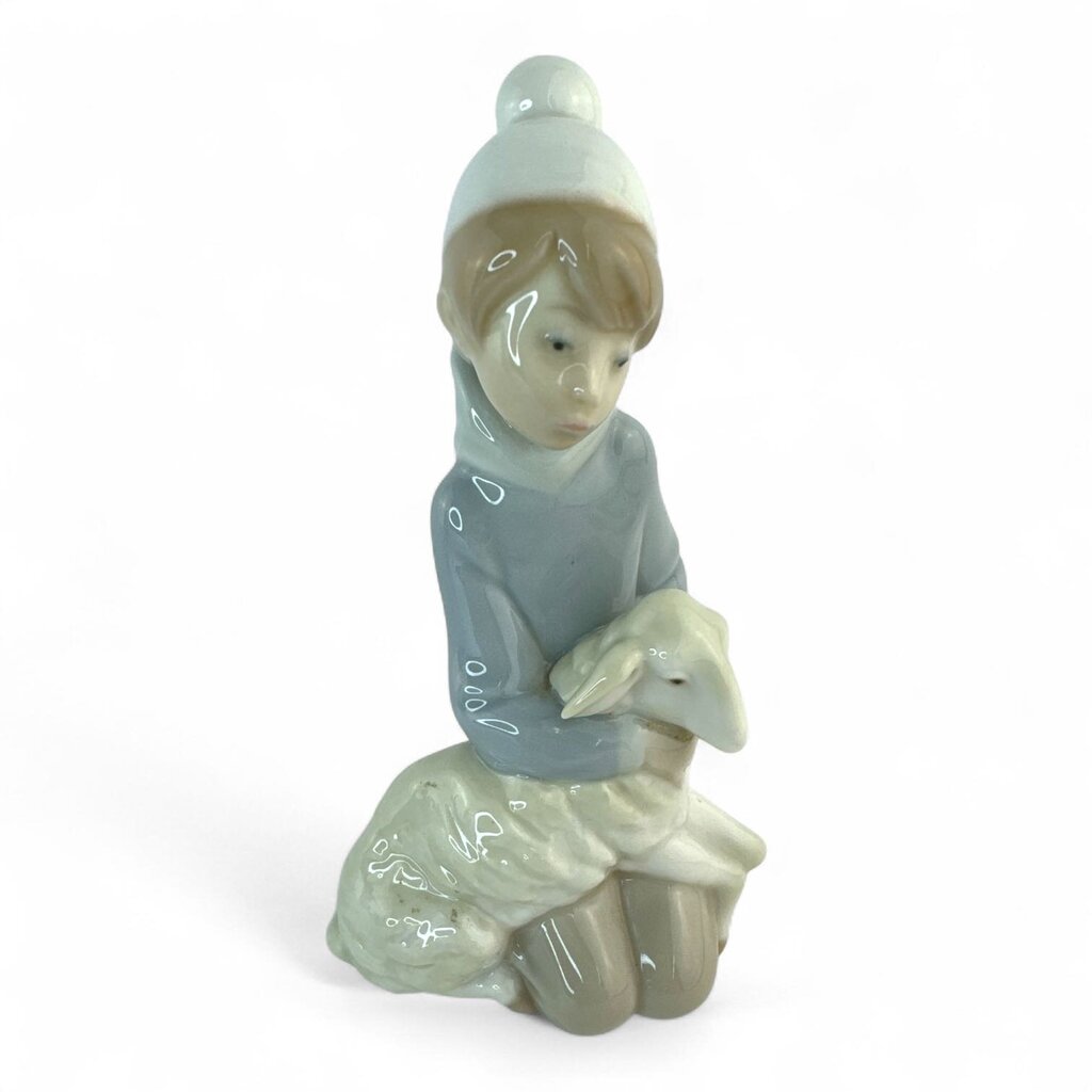 Shepherd Boy with Lamb 4676