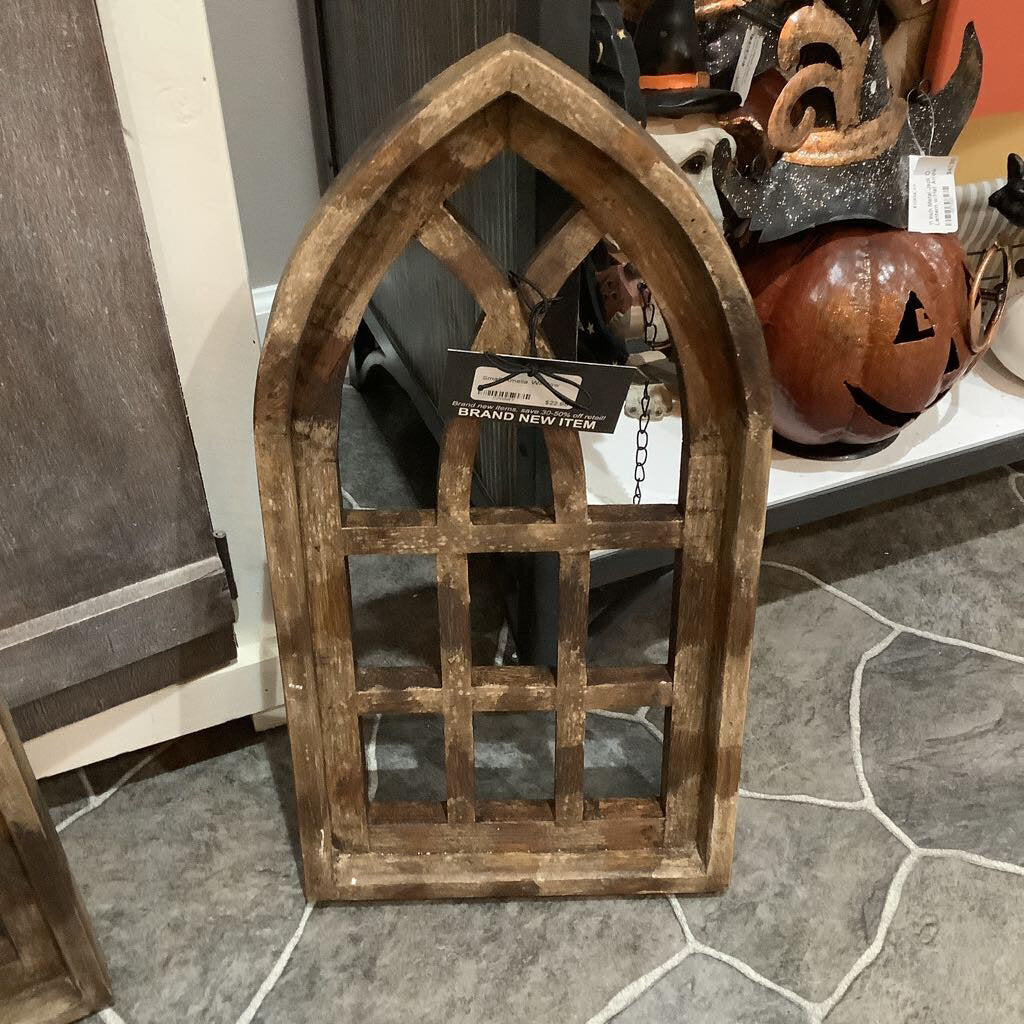 Small Amelia Window - Acosta's Home