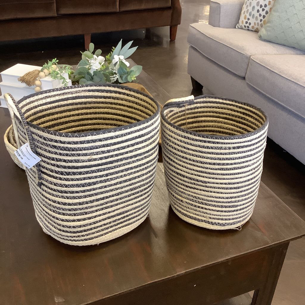 Set/2 Striped Corn Husk Hanging Baskets - Acosta's Home