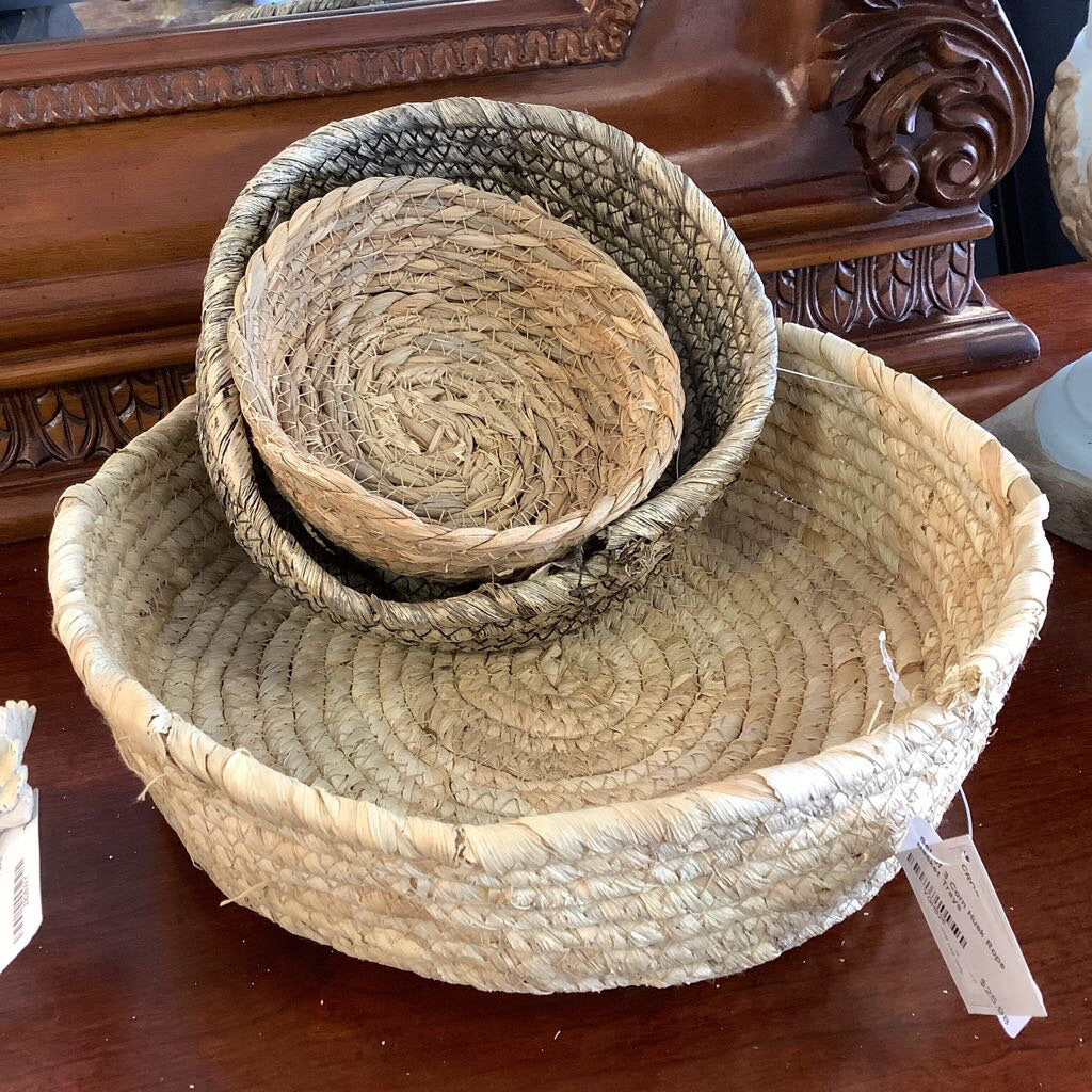 Set of 3 Corn Husk Rope Basket Trays