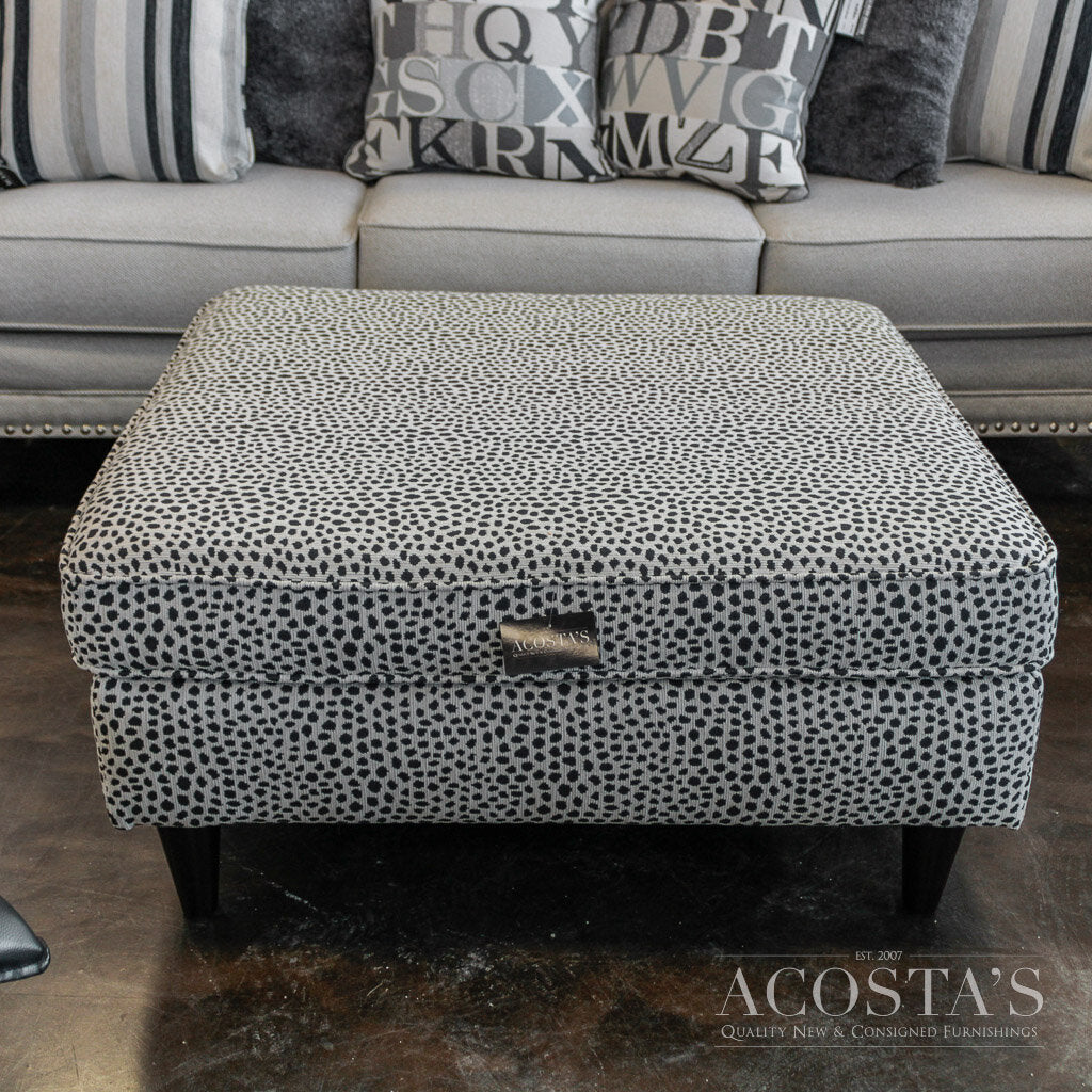 (BRAND NEW) Cocktail Ottoman