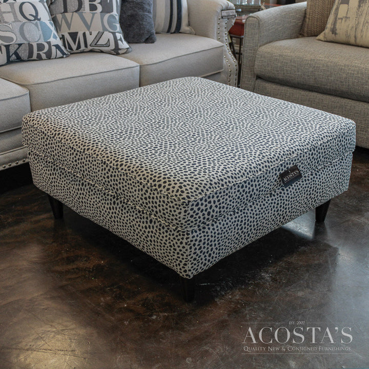 (BRAND NEW) Cocktail Ottoman