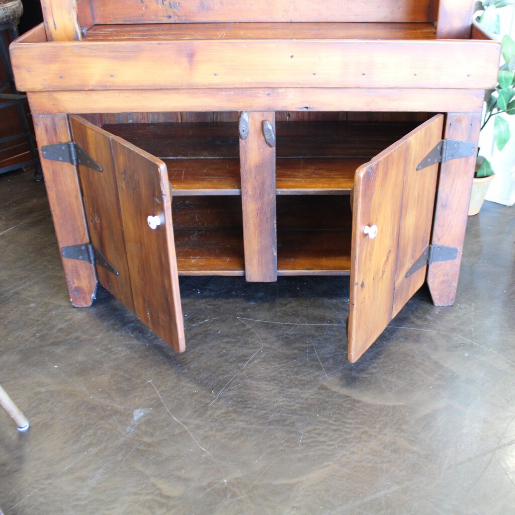 Farmhouse Hutch