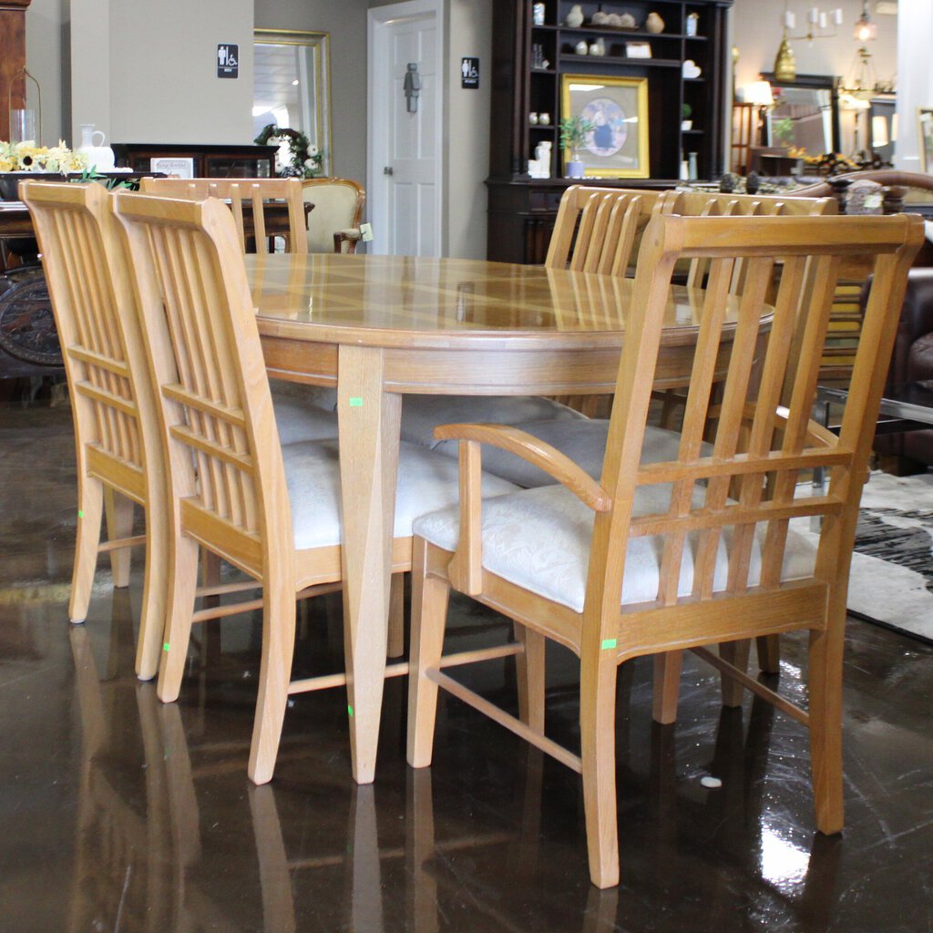 Orig Price $3005 - Dining Table w/ 6 Chairs & Leaf