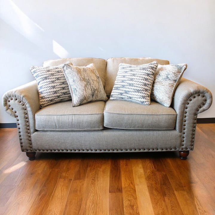 (BRAND NEW) Loveseat w/ 4 Pillows & Nail Head Trim