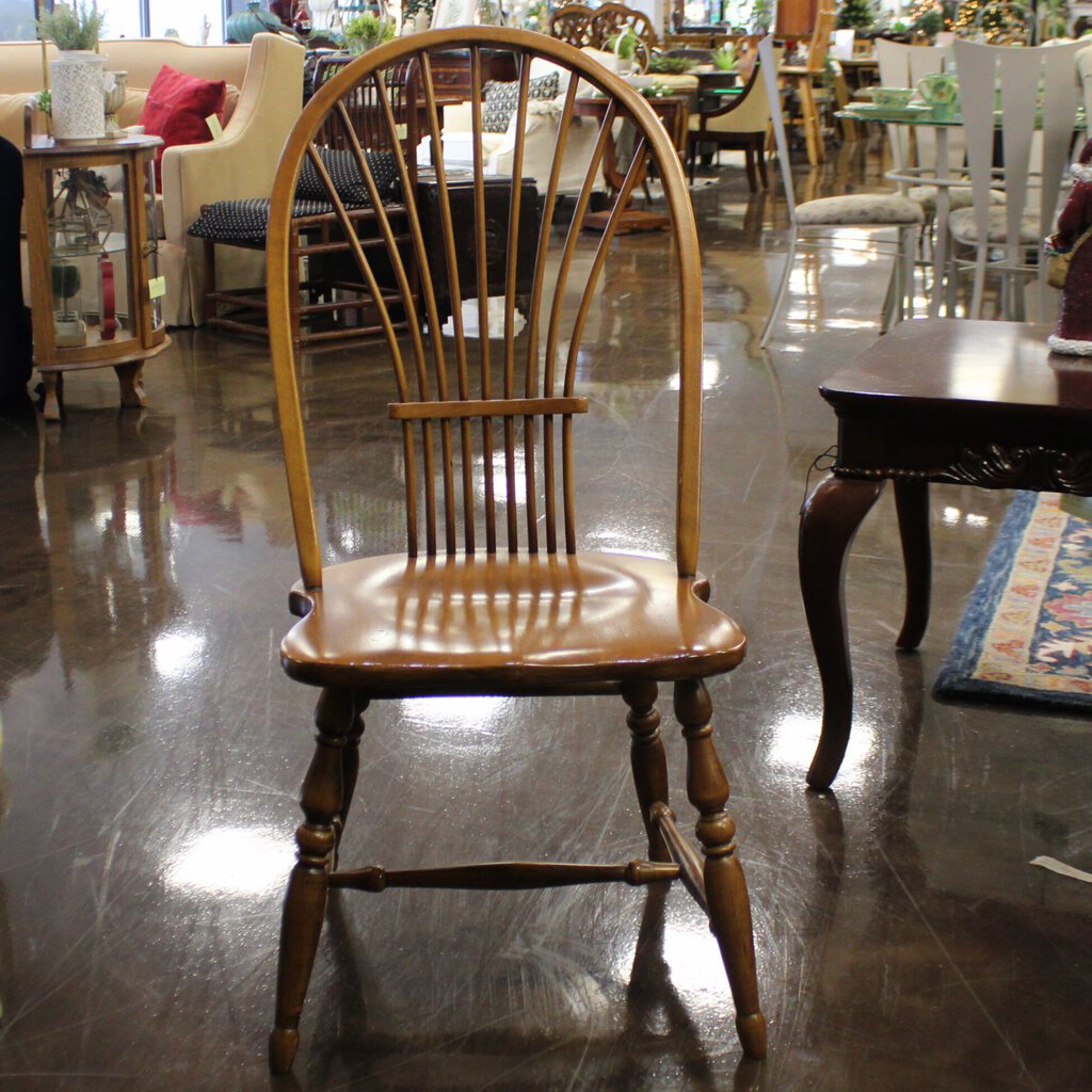 Orig Price $2000 - Dining Table w/ 2 Drawers and 4 Chairs