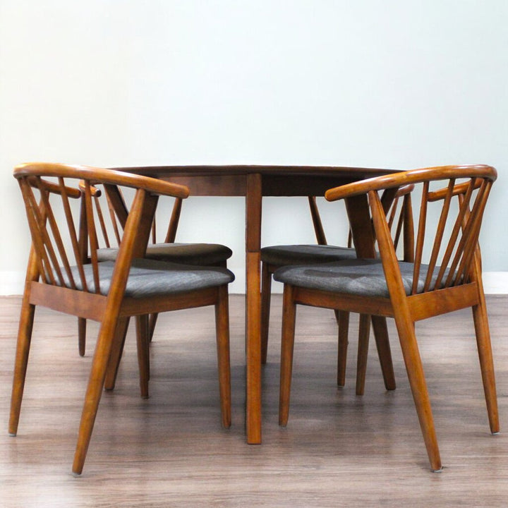 (BRAND NEW) Round Dining Table w/ 4 Chairs