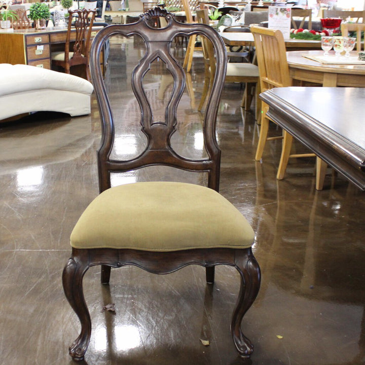 Orig Price $7050 - Dining Set w/ 6 Chairs & 2 Leaves