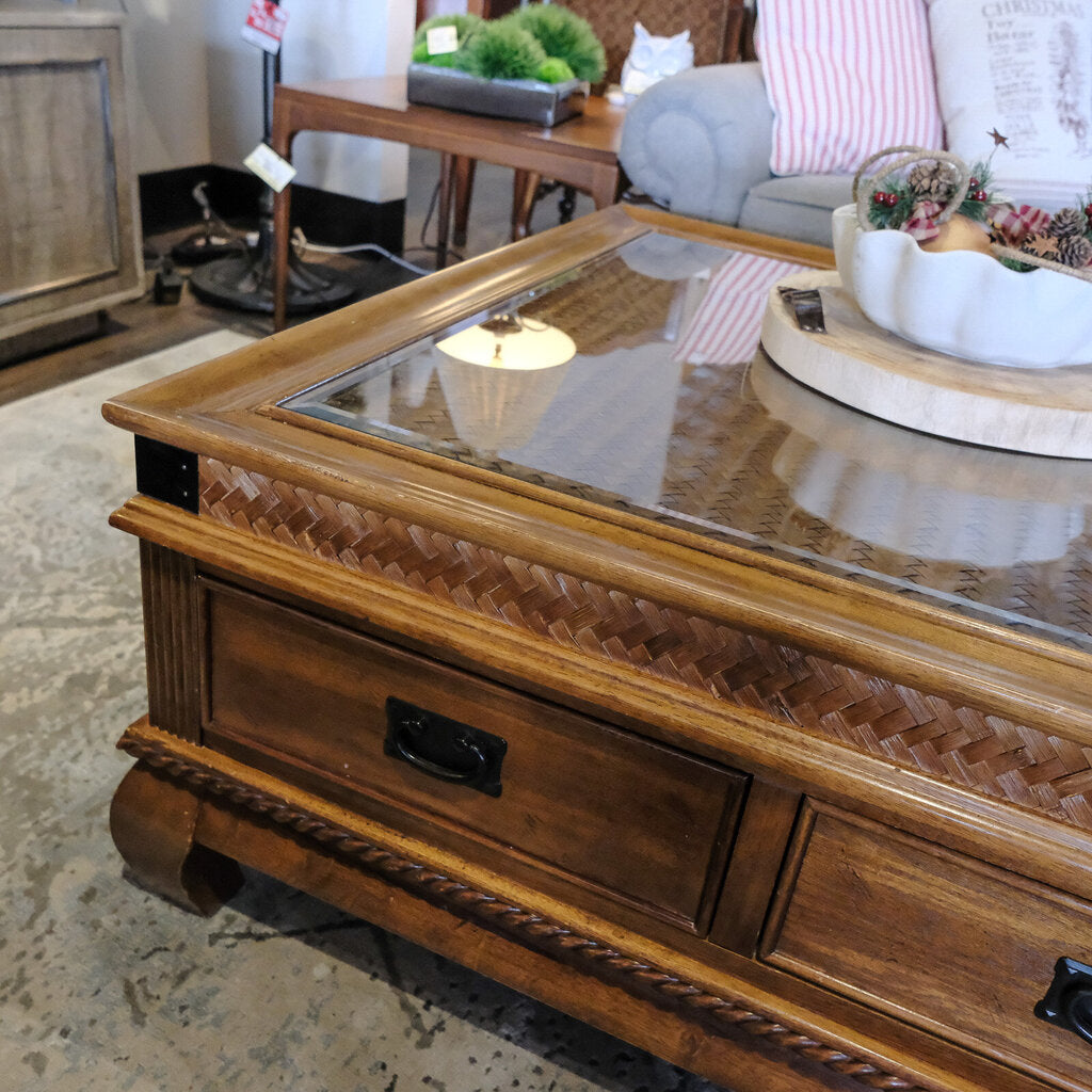 Cocktail Table with 4 Drawers