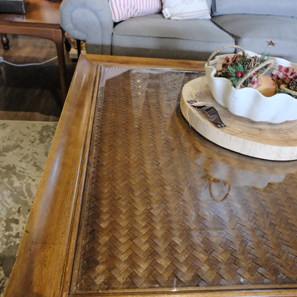 Cocktail Table with 4 Drawers