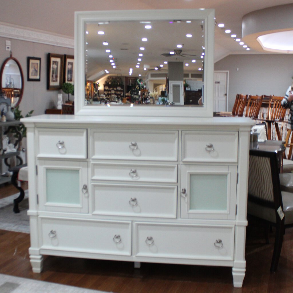 Orig Price $3000 - 4 Piece Queen Bedroom Set