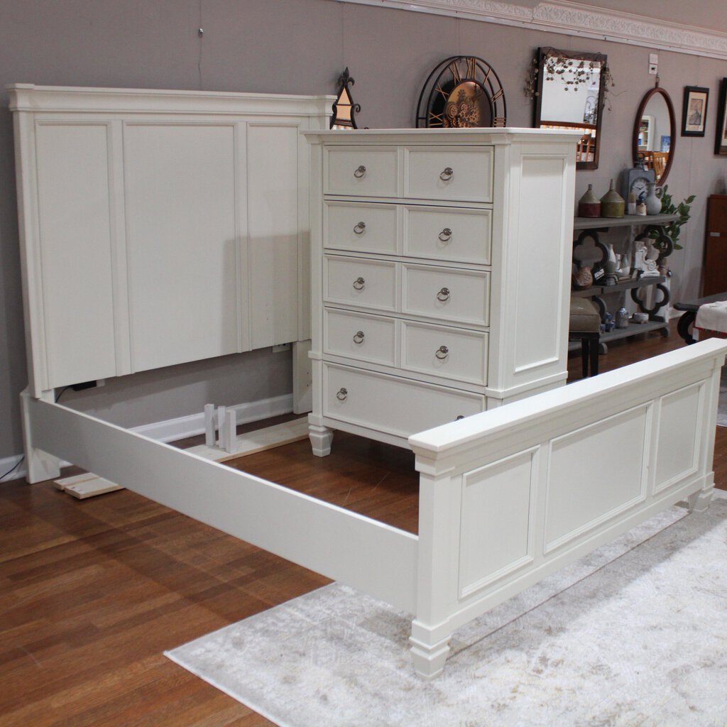 Orig Price $3000 - 4 Piece Queen Bedroom Set