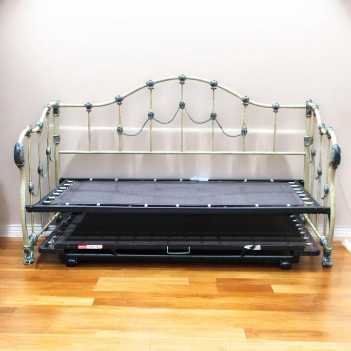 Iron Day Bed w/ Trundle