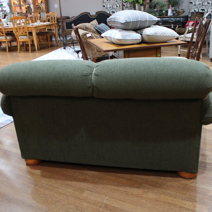 Loveseat w/ Piping