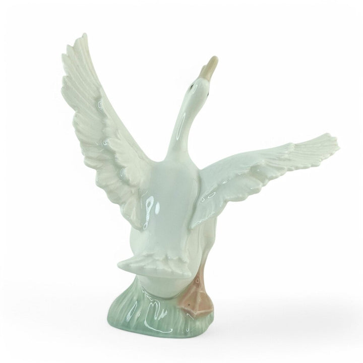 Goose Taking Flight 1263 Retired