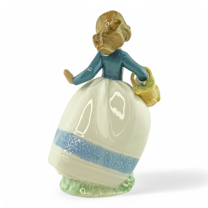 Girl with Basket 1095