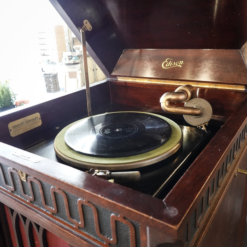 Antique Edison Model 250 Diamond Disc Phonograph