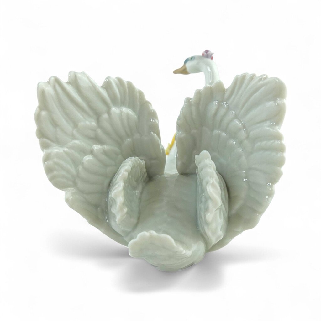 "White Swan with Flowers" - 6499