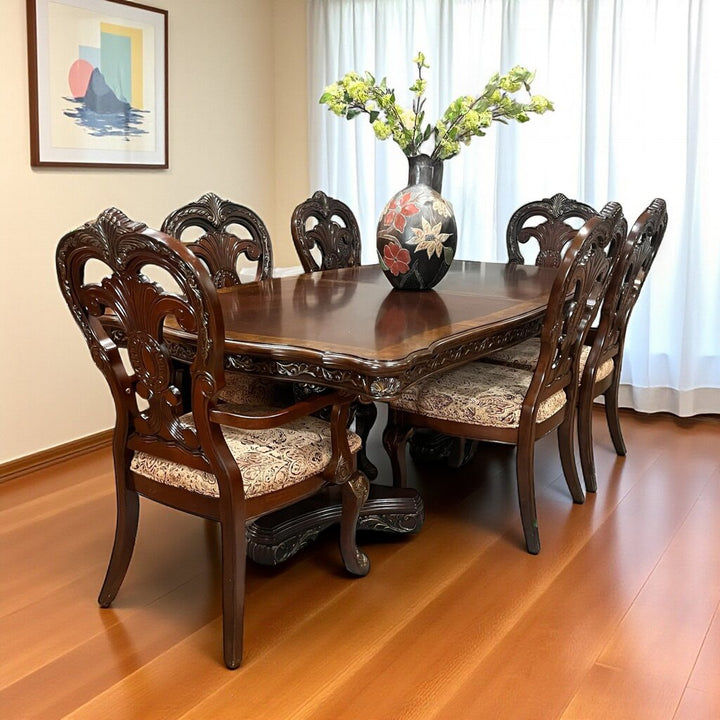 Dining Table w/ 2 Leaves & 8 Chairs