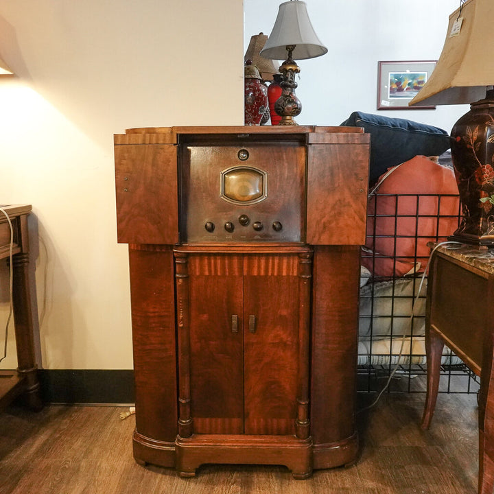 * Antique Radio