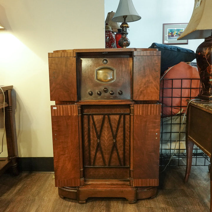 * Antique Radio
