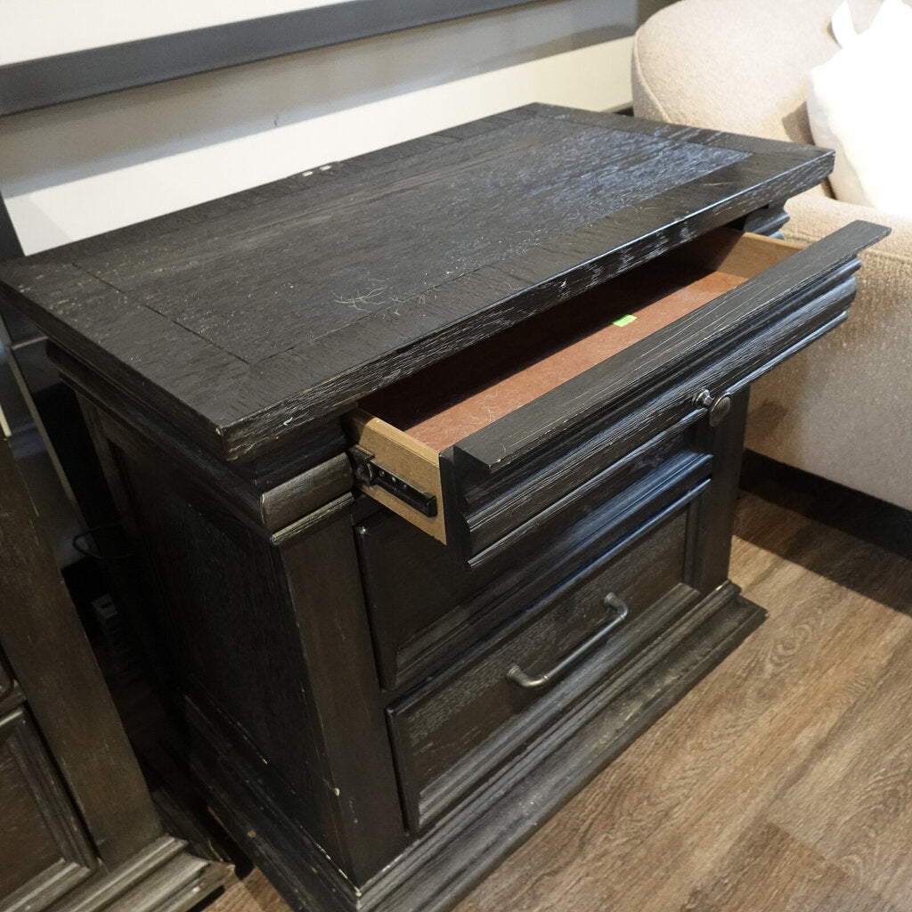 3 Drawer Nightstand