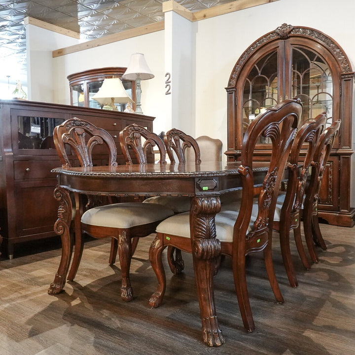 Grand Savannah Dining Table with 6 Chairs