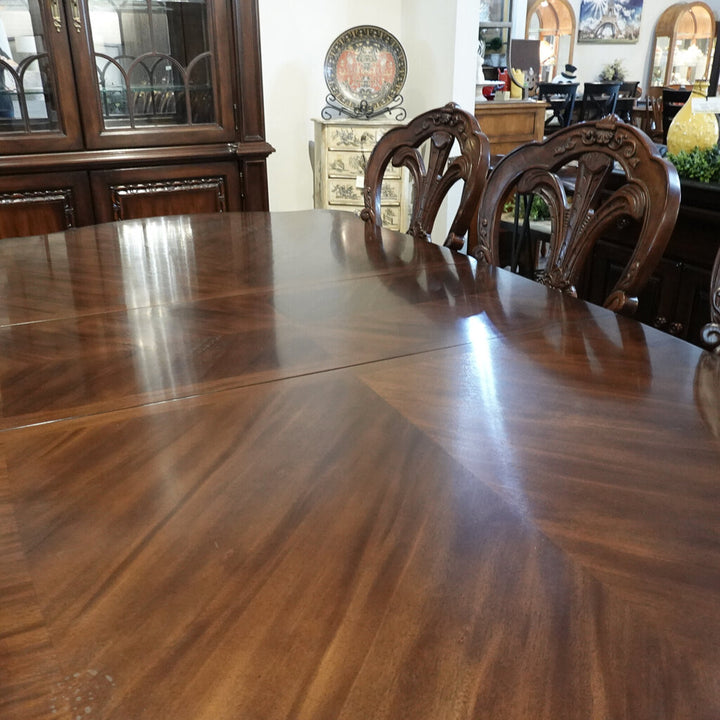 Grand Savannah Dining Table with 6 Chairs