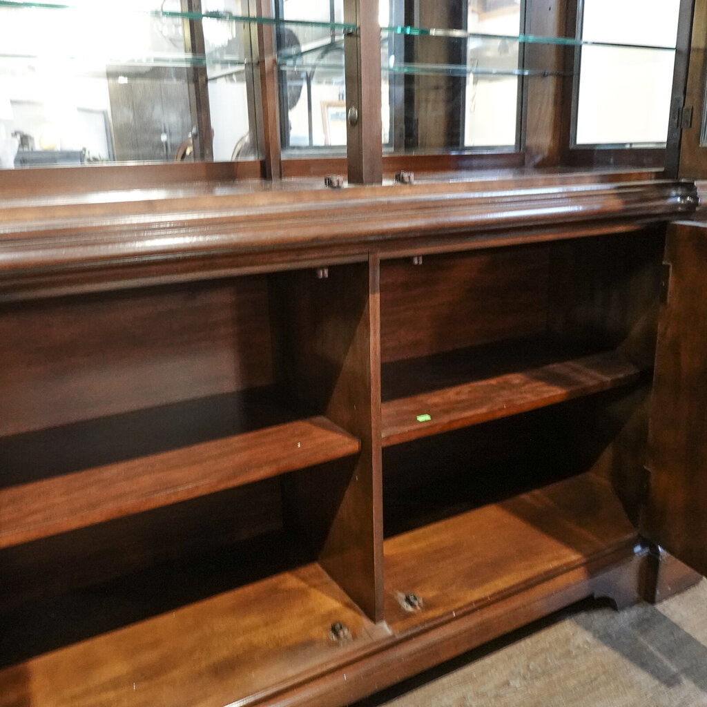 Grand Savannah Arch Top China Cabinet