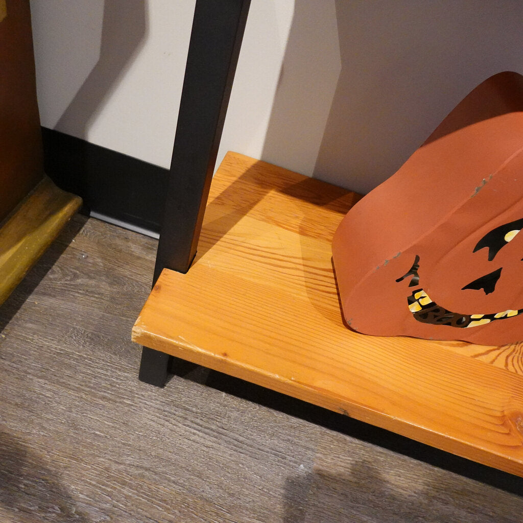 Leaning 5-Shelf