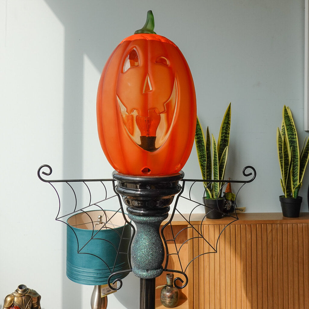 Pumpkin Lamp Post