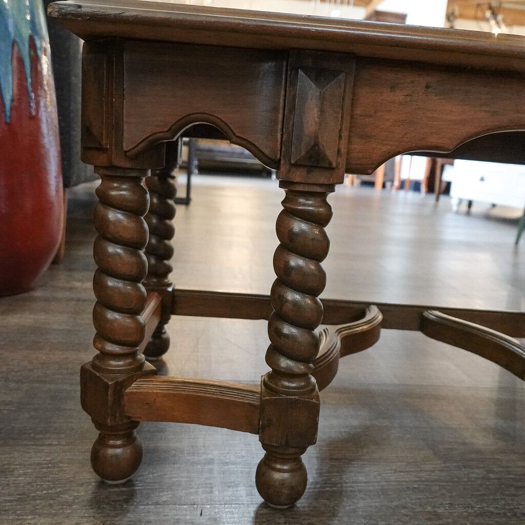 Vintage Dual Spindle Leg Object Table