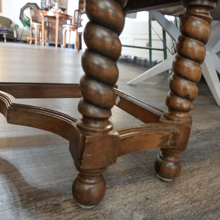 Vintage Dual Spindle Leg Object Table