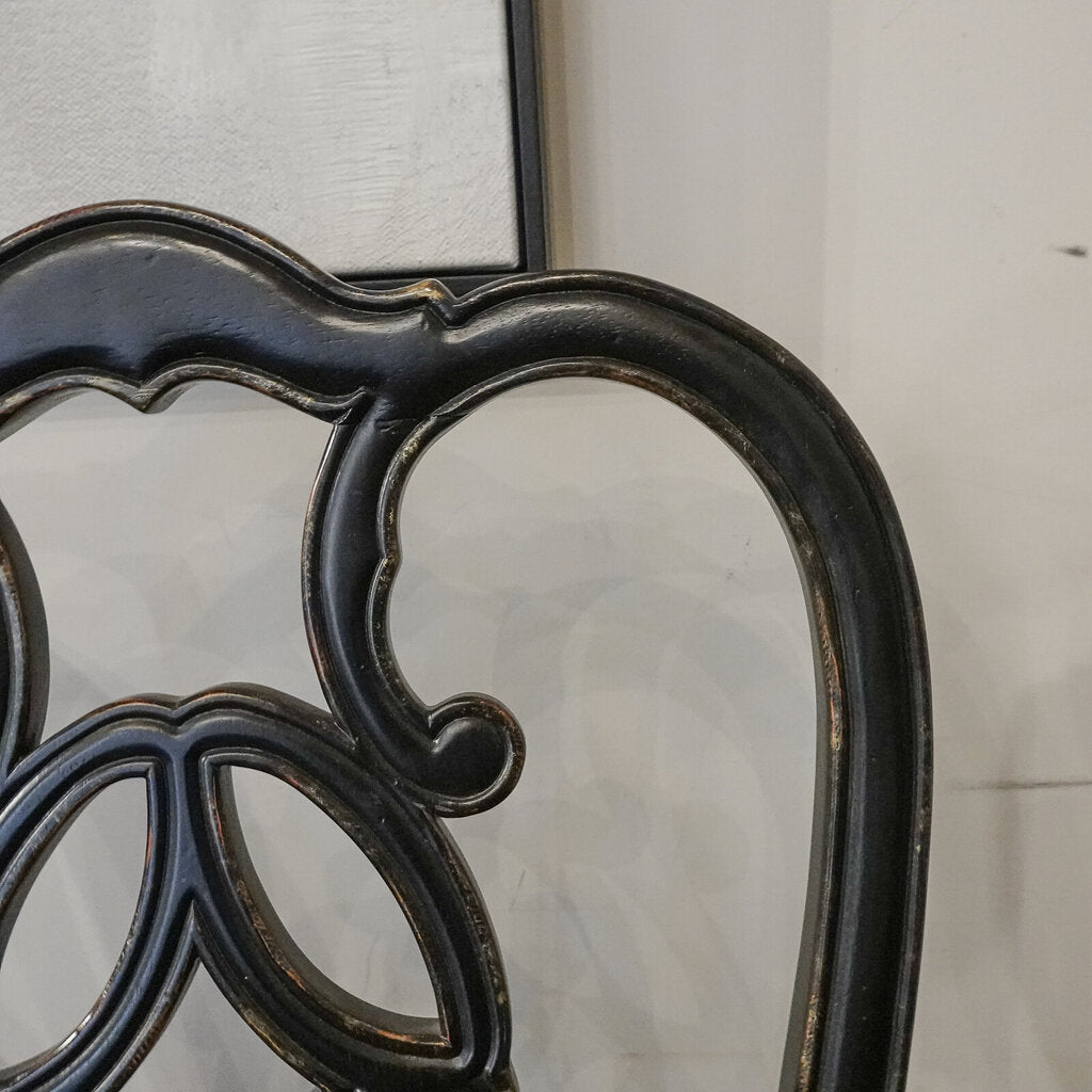 Fredericksburg Ebony Arm Chair