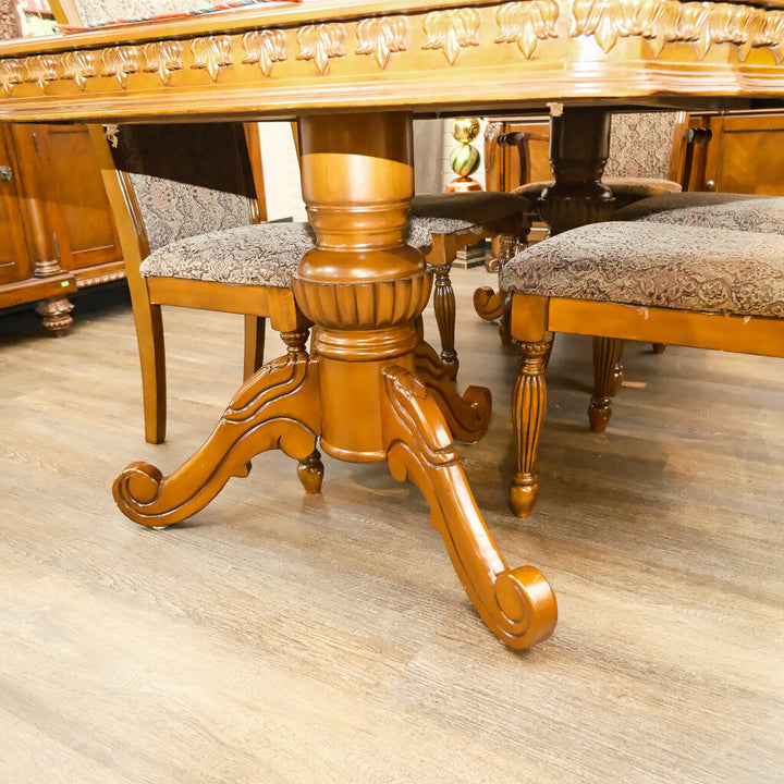 Dining Table with Leaf and 6 Chairs
