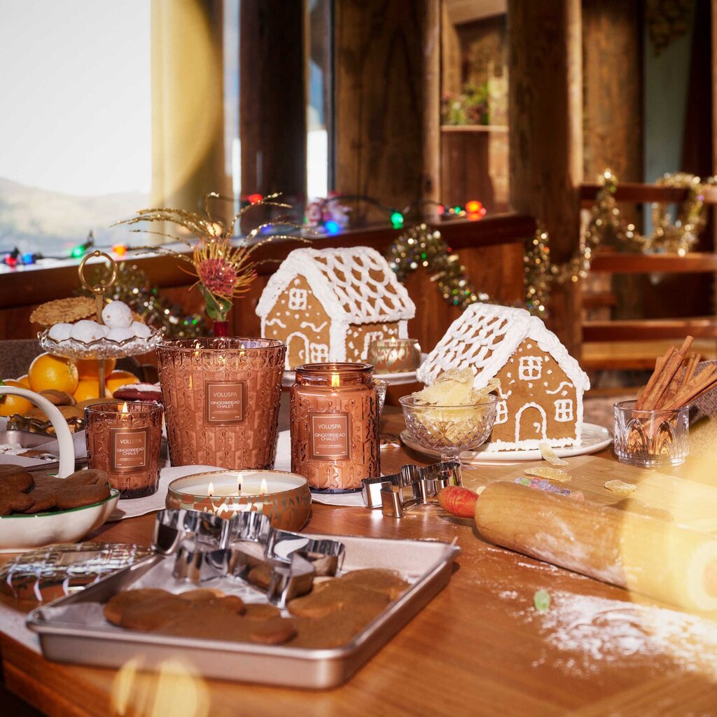 Gingerbread Chalet Mini Tin