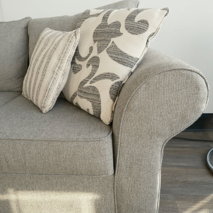 Sofa with 4 Accent Pillows