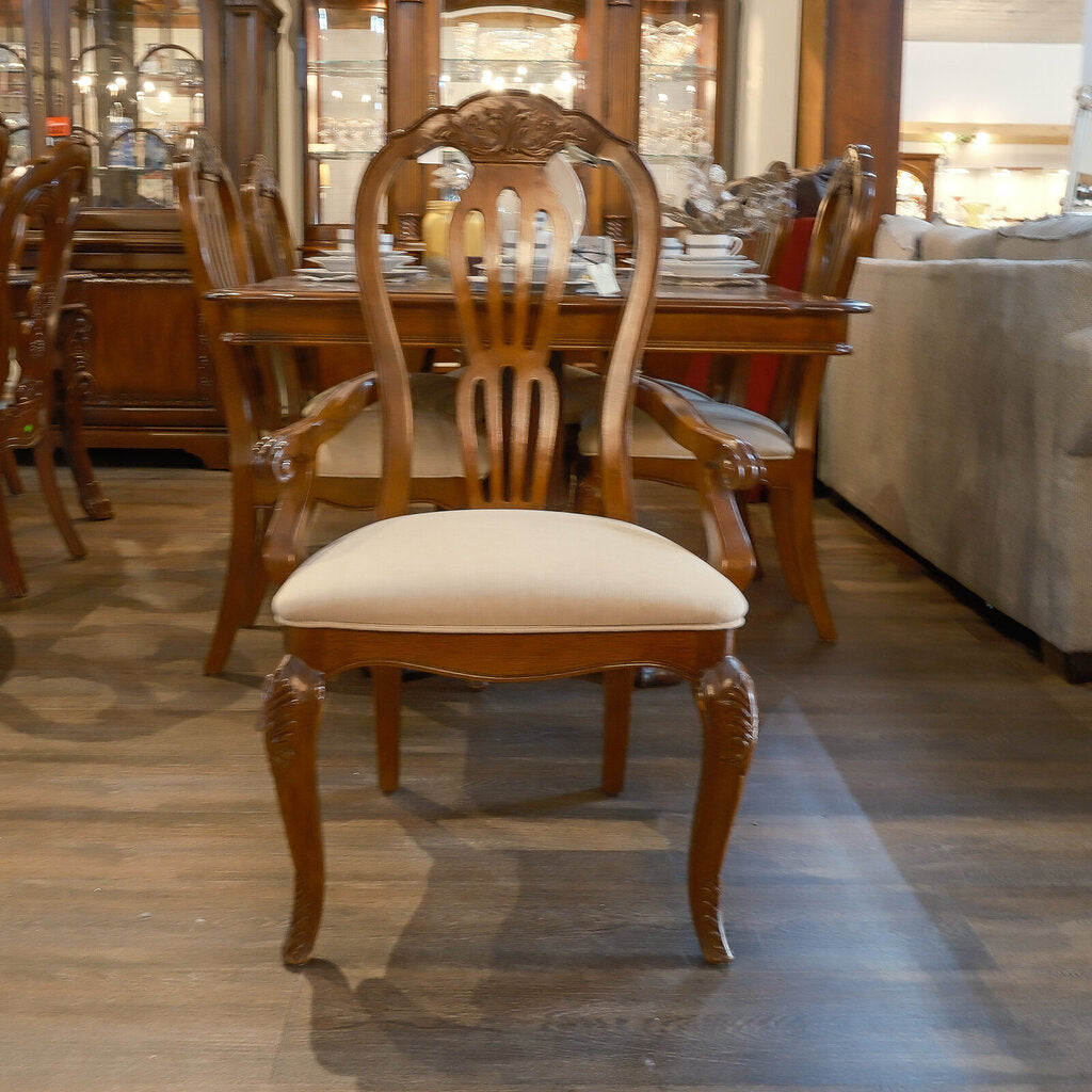 Orig Price $2962 - Dining Table with Leaf and 6 Chairs