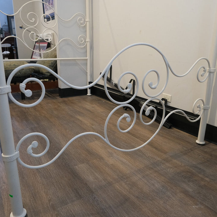 Canopy Bed - Acosta's Home