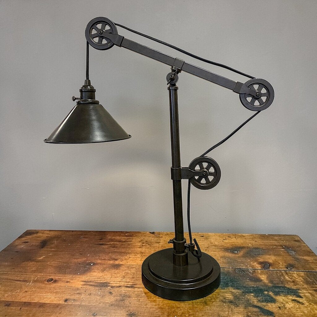 Warren Pully Task Table Lamp - Acosta's Home