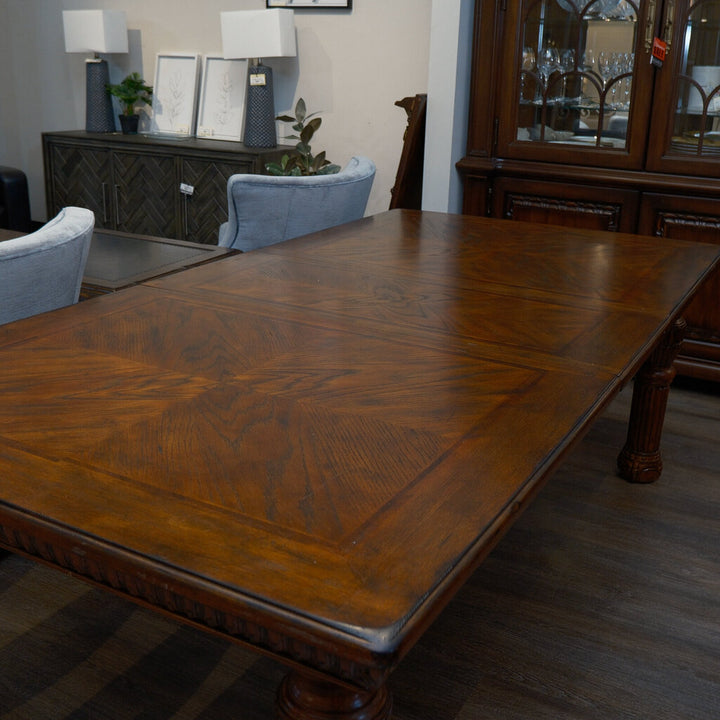 Victorian-style Dining Table